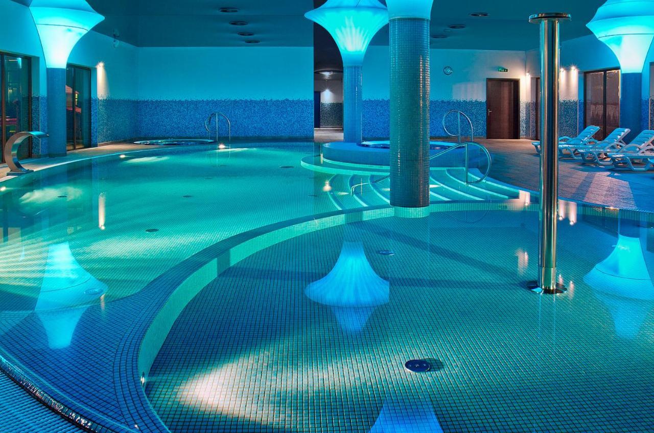 Hotel Arkas Proszkow Exterior photo