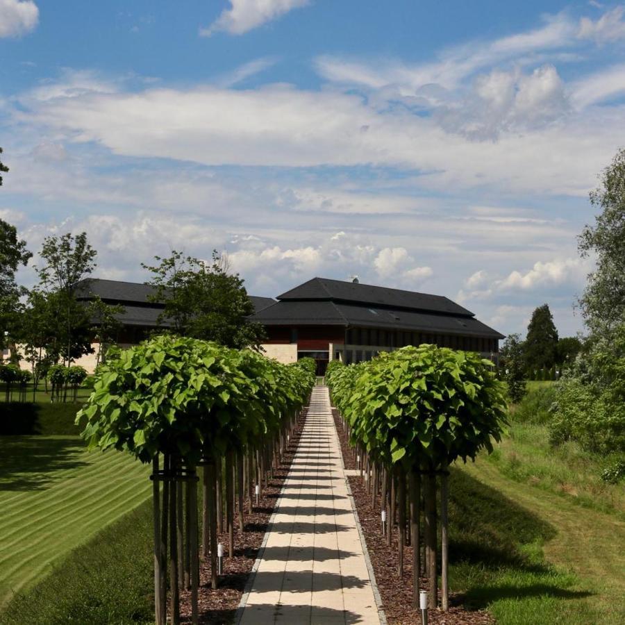 Hotel Arkas Proszkow Exterior photo